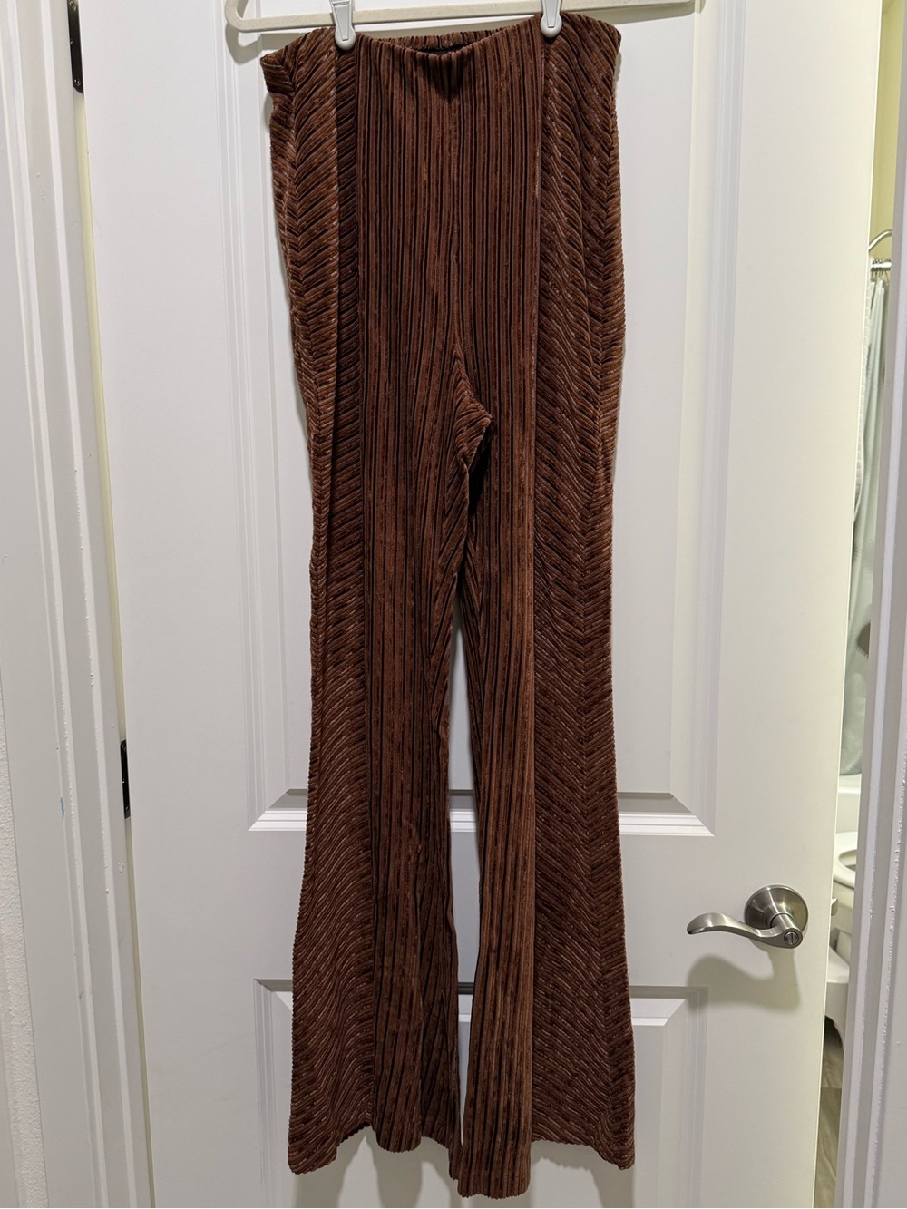 Free People Penny Pull-On Velvet Flared Pants
Chocolate